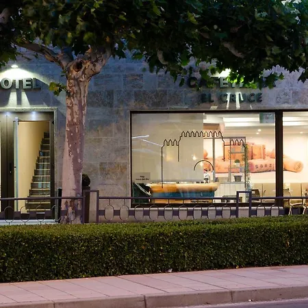Hotel Puerta 3*