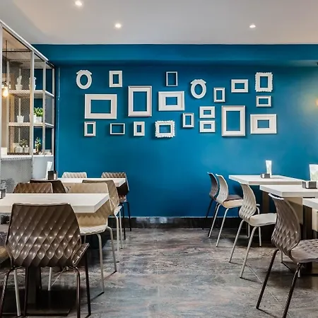 Hotel Puerta 3*