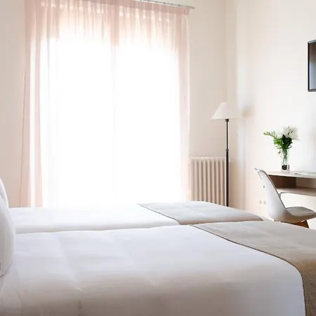 Puerta Hotel Ciudad-Rodrigo